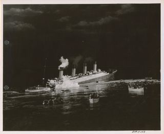 Titanic Original 1953 U.S. Keybook Photo Set of 15 Alternate Image