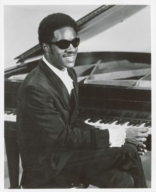 Stevie Wonder Original 1971 U.S. Silver Gelatin Single-Weight Photo Alternate Image